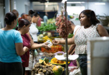 Informalidad, canasta básica más cara y bajos salarios reducen poder adquisitivo de dominicanos