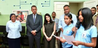 Indotel conecta a centro educativo Hogar Escuela Rosa Duarte con internet gratuito a través de Dominicana Conectada