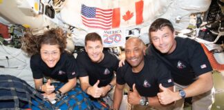 Última hora del regreso de Artemis 2, en directo | La nave Orion supera el peligro: sanos y salvos en Tierra, los cuatro astronautas han hecho historia