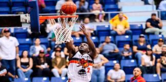 Keith Williams lidera remontada y da triunfo a Reales sobre Leones en tiempo extra