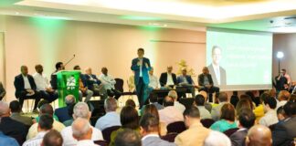 Leonel Fernández encabeza sesiones de trabajo de la Dirección Central de FP en el Este y el Gran Santo Domingo