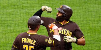 Fernando Tatis Jr. castiga a los lanzadores con hermética noche de dos jonrones