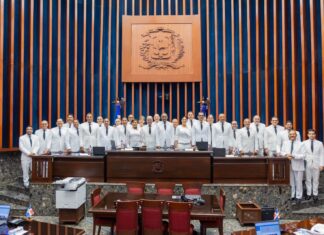 Segunda legislatura arranca con nuevos voceros , reformas pendientes y los mismos presidentes