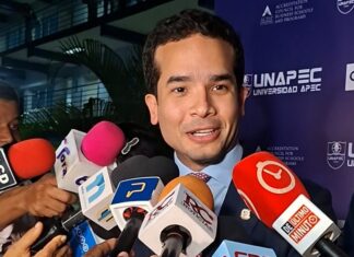Omar Fernández reconoce que el Congreso podría ejercer una mayor labor de fiscalización
