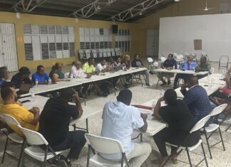 Vecinos y autoridades de Ciudad Juan Bosch acuerdan mesa de trabajo y reuniones mensuales ante desafíos comunitarios